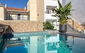 Coeo Hernan Ruiz Rooftop Pool Hostel